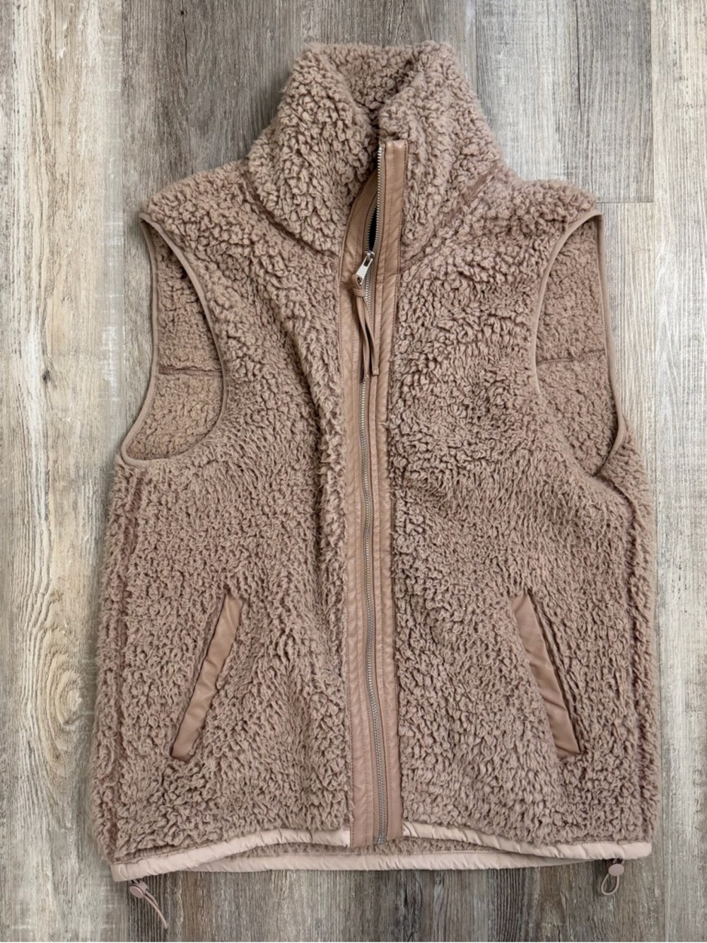 Abercrombie & Fitch Soft A&F Collection Sherpa Zip-Up Vest-size Large *like NEW*